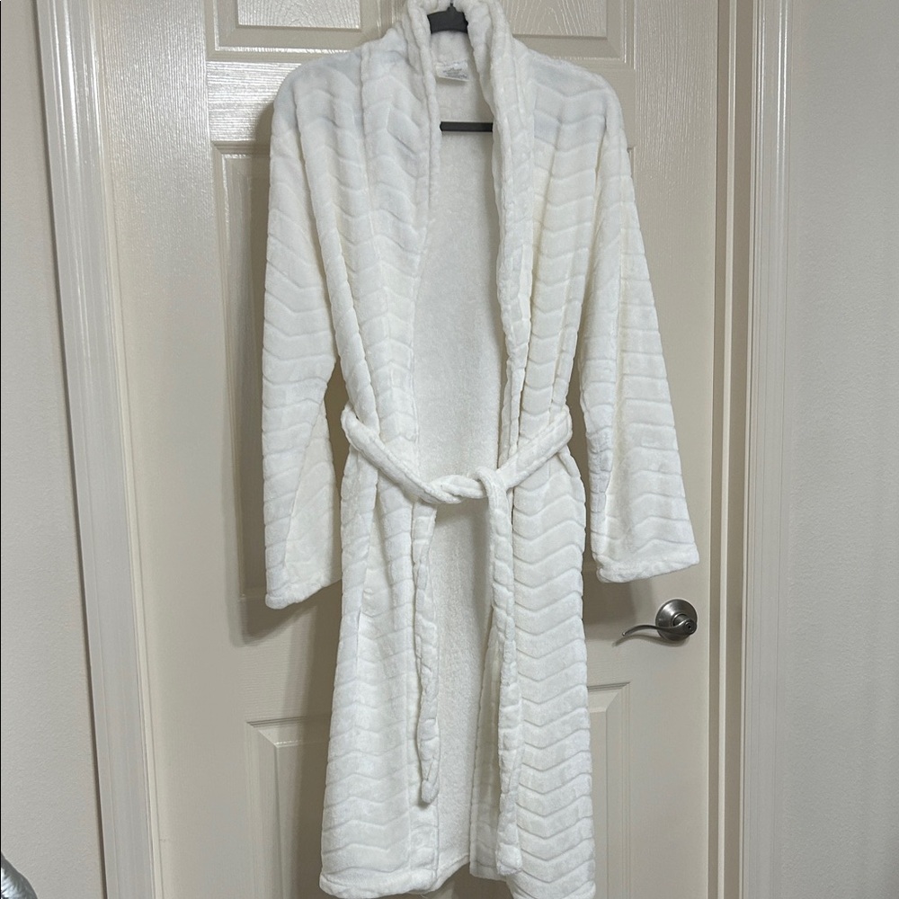 Plush Cream Chevron Bath Robe with Pockets and Belt Soft One Size Fits Most